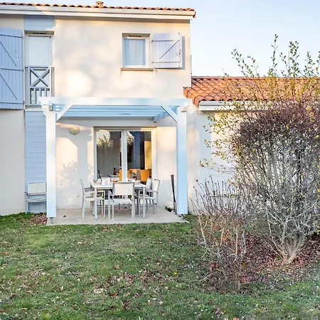 Holiday home Maison Avec Terrasse Pour 6 A Talmont St-hilaire